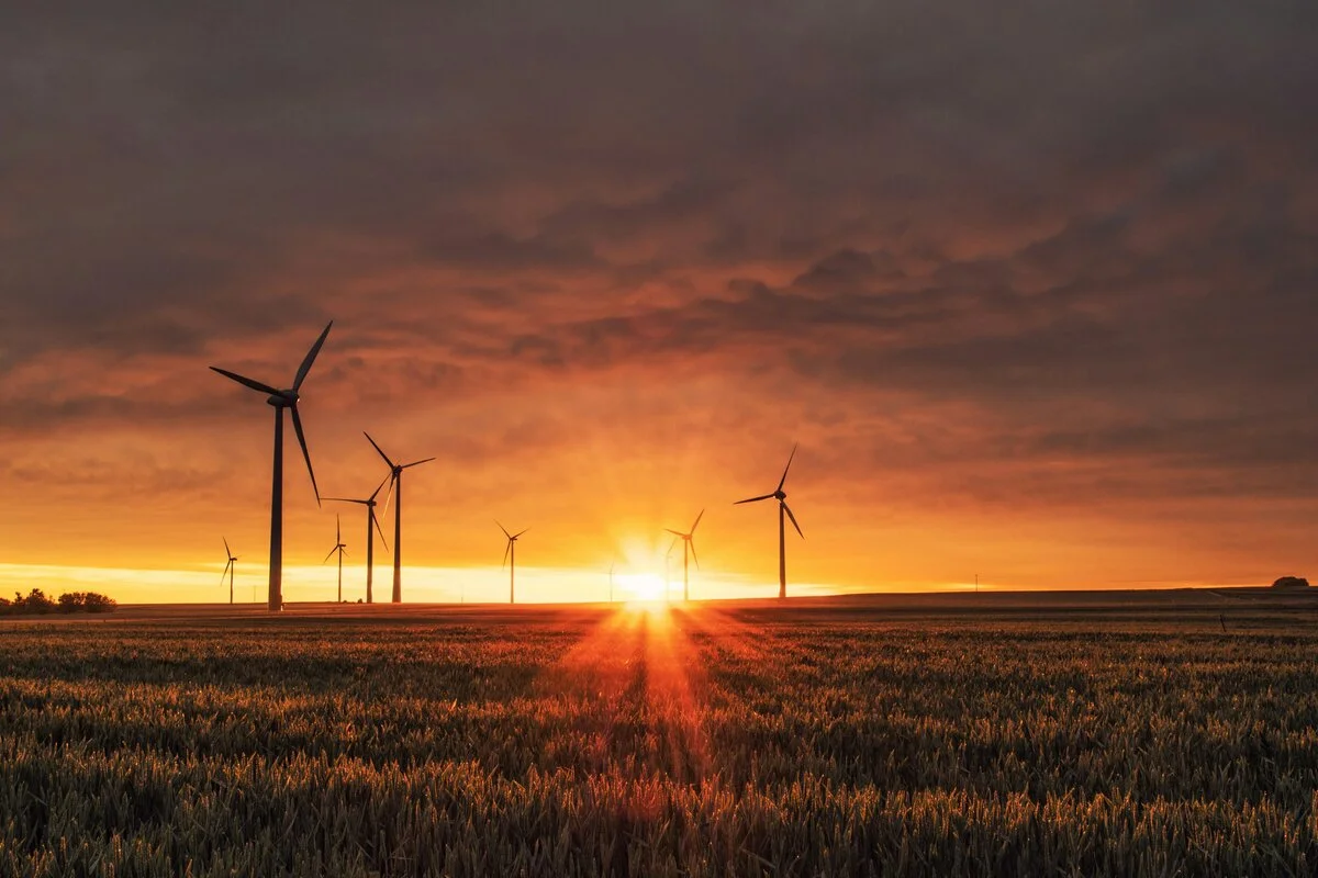 Energy Transition Investment Analysis: Stability Opportunities in a Transforming Sector