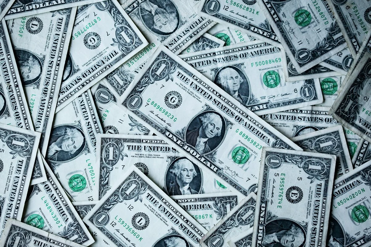 Global Markets: Navigating Interconnected Risks and Opportunities in an Evolving Financial Landscape