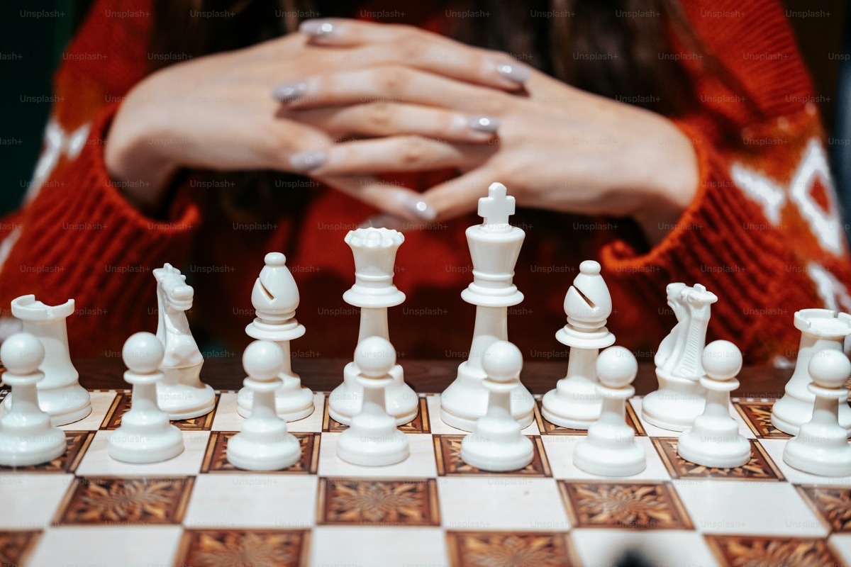 Options Income Strategies: Creating Consistent Returns in Volatile Markets